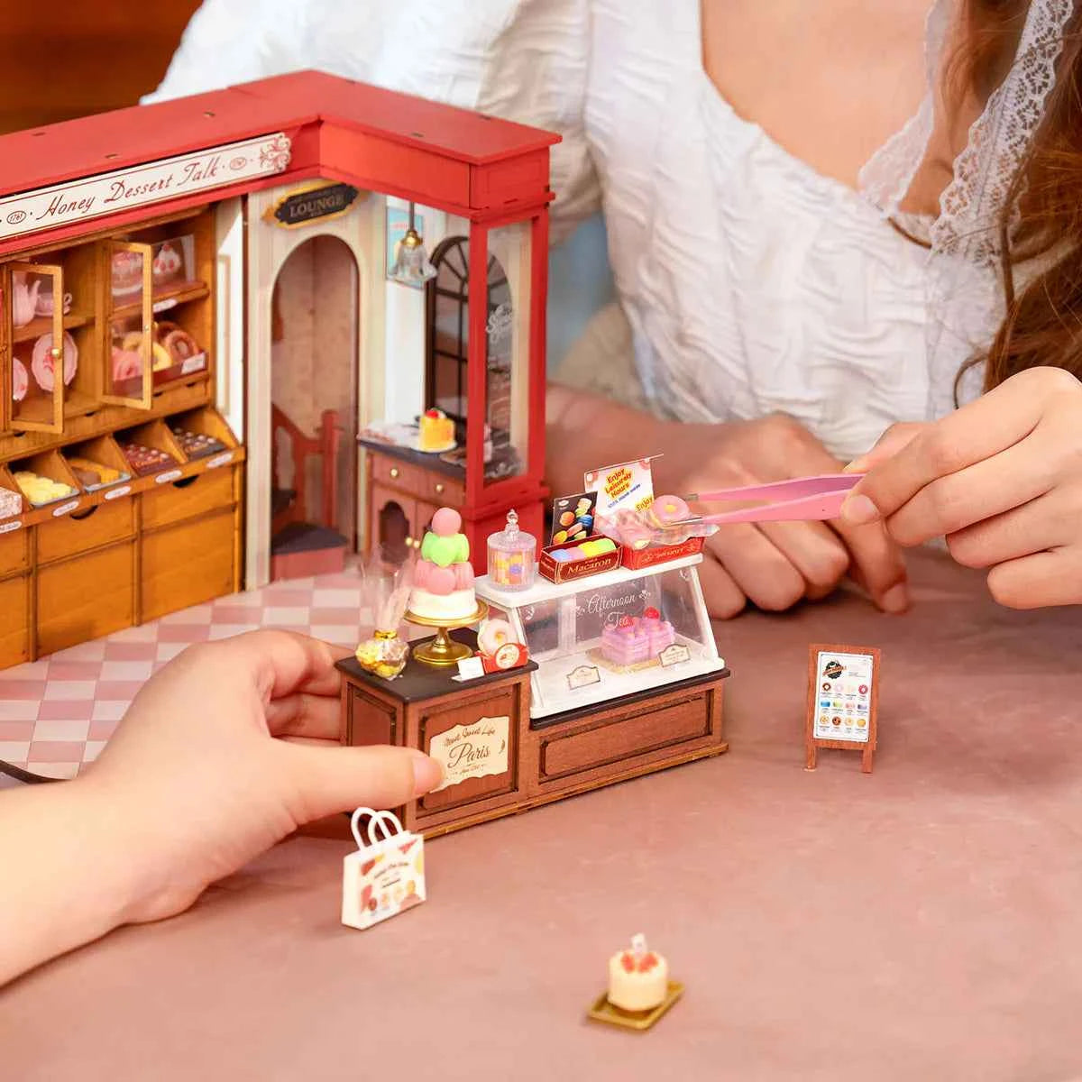 Honey Dessert Talk DIY Miniature House Rolife